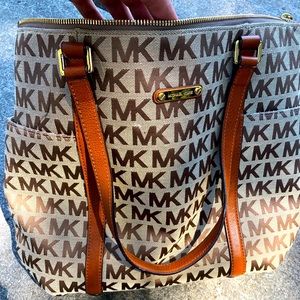 Michael kors purse